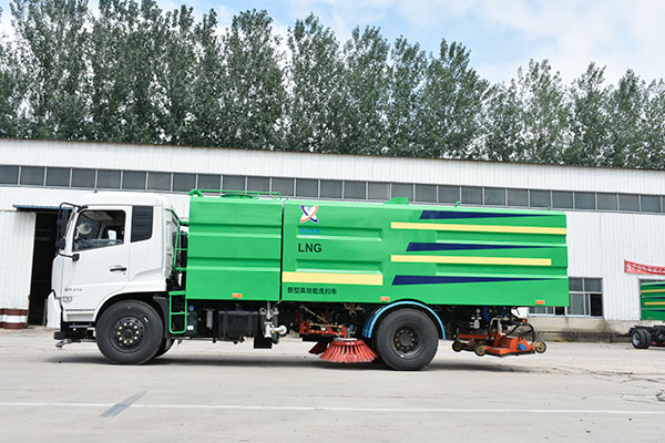 自動吸泥吸水滾掃式洗地車