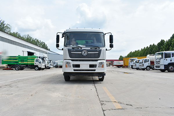東風(fēng)天錦吸泥吸水滾掃式洗地車