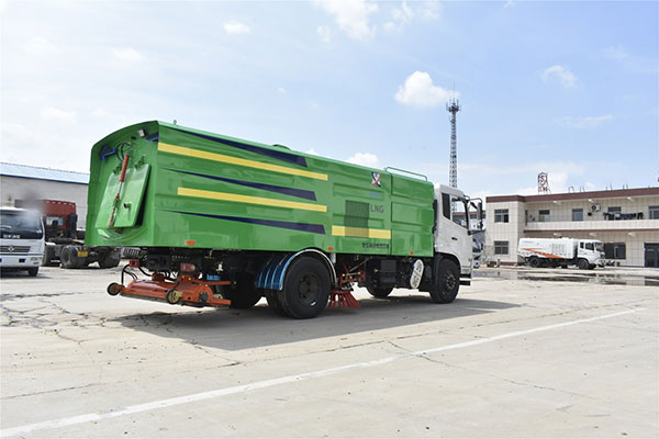 三利吸泥吸水滾掃式洗地車