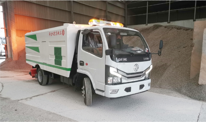 多利卡D6滾掃式吸塵車